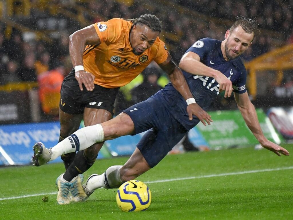 Adama Traore, Harry Kane