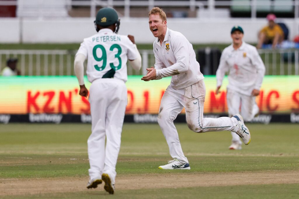 Simon Harmer vs Bangladesh