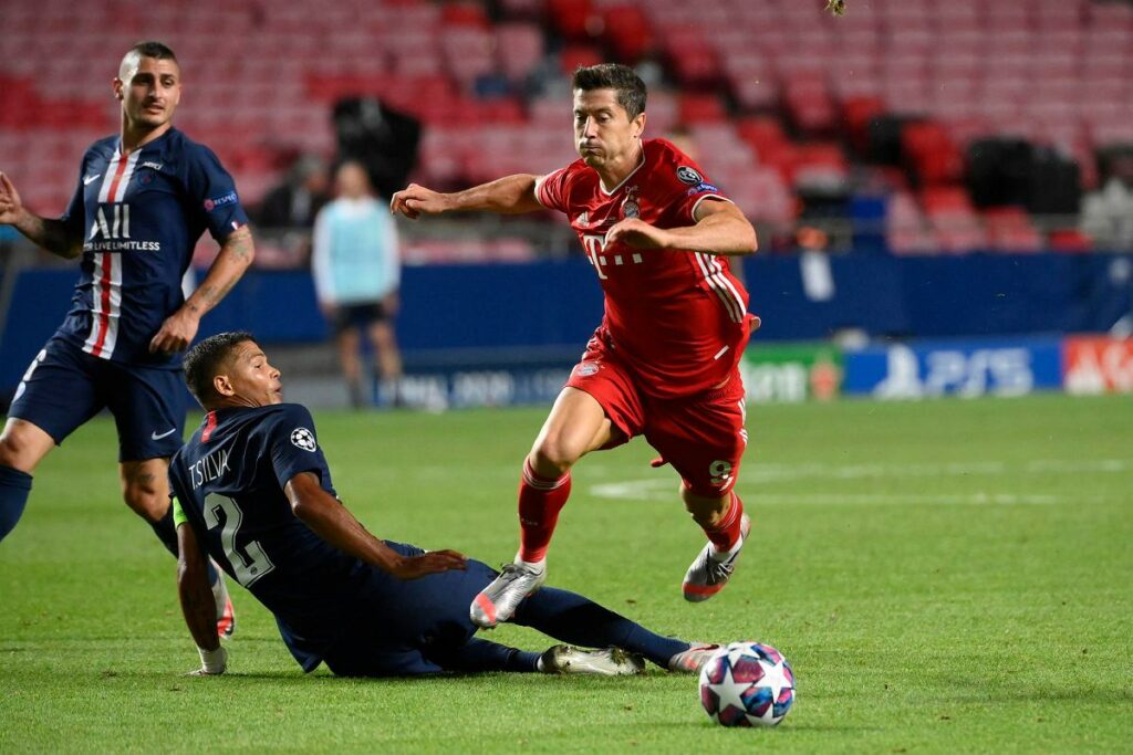 Robert Lewandowski vs PSG